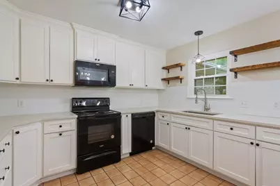 1004 Tillamook Street, Hewitt, TX 76643 - Photo 13