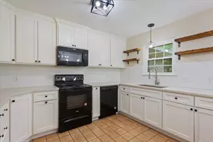 1004 Tillamook St, Hewitt, TX 76643 - Photo 13