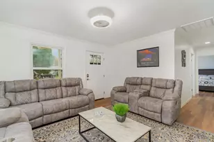 700 Broadway Ave, Euless, TX 76040 - Photo 7