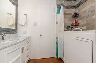 700 Broadway Ave, Euless, TX 76040 - Photo 17