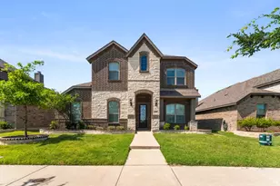 499 Washington Ave, Waxahachie, TX 75165 - Photo 1