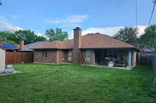 609 Betsy Ross Dr, Arlington, TX 76002 - Photo 1