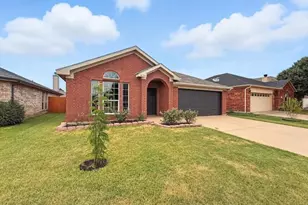 4720 Topaz Ln, Granbury, TX 76049 - Photo 1