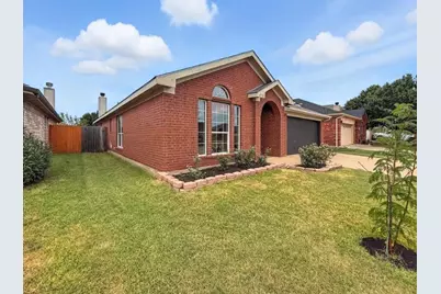 4720 Topaz Lane, Granbury, TX 76049 - Photo 3