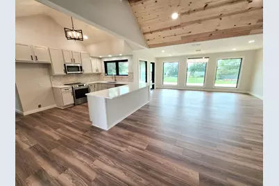 124 Sequoya Drive E, Lake Kiowa, TX 76240 - Photo 9