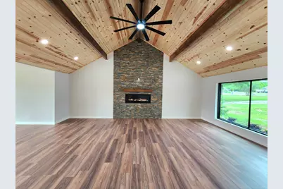 124 Sequoya Drive E, Lake Kiowa, TX 76240 - Photo 5
