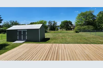 124 Sequoya Drive E, Lake Kiowa, TX 76240 - Photo 23