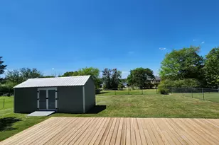 124 Sequoya Dr E, Lake Kiowa, TX 76240 - Photo 23
