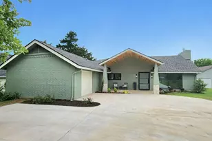 124 Sequoya Dr E, Lake Kiowa, TX 76240 - Photo 3