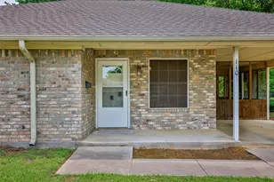 110 Pecan St, Whitesboro, TX 76273 - Photo 11