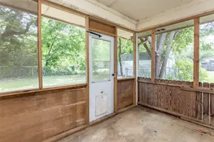110 Pecan St, Whitesboro, TX 76273 - Photo 9