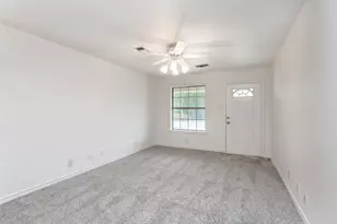 110 Pecan St, Whitesboro, TX 76273 - Photo 3