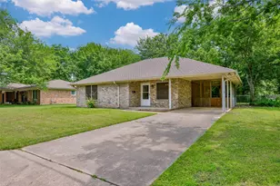 110 Pecan St, Whitesboro, TX 76273 - Photo 1