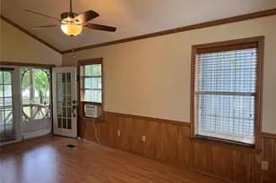 306 Oak St, Nocona, TX 76255 - Photo 5