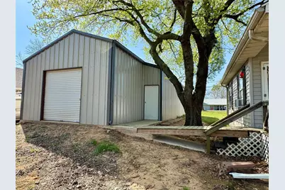 306 Oak Street, Nocona, TX 76255 - Photo 3