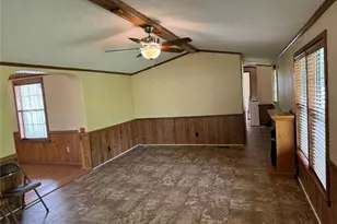 306 Oak St, Nocona, TX 76255 - Photo 7