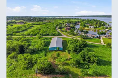 2375 Sunrise Bay Court, Granbury, TX 76048 - Photo 35