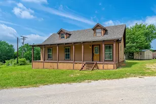 371 Spring St, Forestburg, TX 76239 - Photo 3