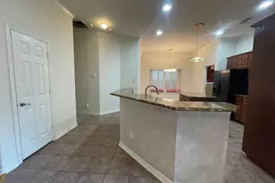 408 Hideaway Ct, Euless, TX 76039 - Photo 5