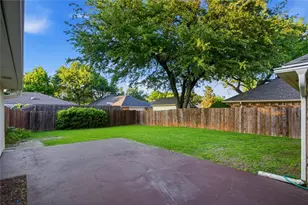 217 Willowcrest Dr, Garland, TX 75040 - Photo 33