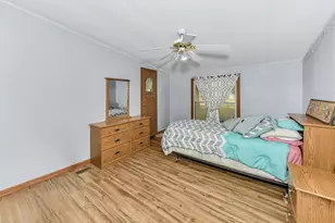 228 Slayden Dr, Sunset, TX 76270 - Photo 15