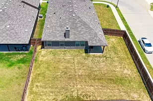 712 Presidio St, Aubrey, TX 76227 - Photo 31
