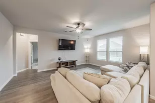 601 Bethpage Dr, Red Oak, TX 75154 - Photo 15