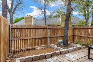 2101 Park Willow Ln, Arlington, TX 76011 - Photo 11