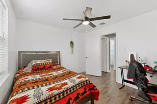 718 Matthews Ct, Arlington, TX 76012 - Photo 33