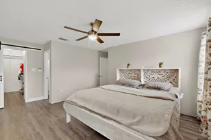 718 Matthews Ct, Arlington, TX 76012 - Photo 25