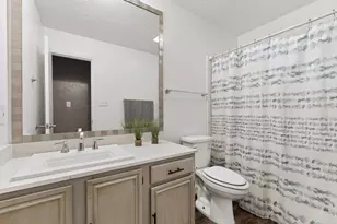 718 Matthews Ct, Arlington, TX 76012 - Photo 31