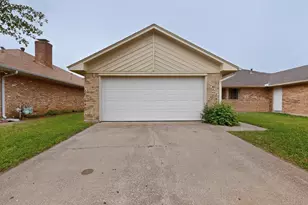 3725 Northridge Dr, Irving, TX 75038 - Photo 3