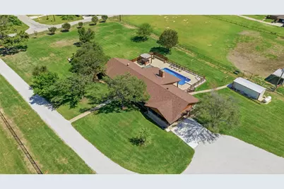 911 McVoid Road, Springtown, TX 76082 - Photo 5