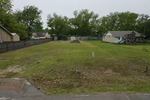 406 Maple St, Aubrey, TX 76227 - Photo 1