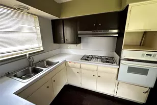 1902 Morgan St, Irving, TX 75062 - Photo 9