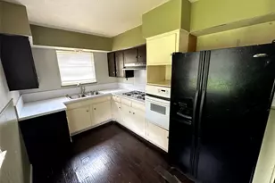 1902 Morgan St, Irving, TX 75062 - Photo 7