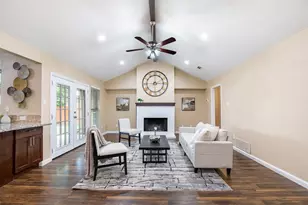 3329 Fontaine St, Plano, TX 75075 - Photo 7