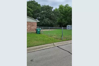 2017 Shawnee Street, Denton, TX 76209 - Photo 3