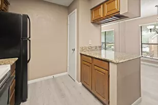 1201 Harwell Dr, Arlington, TX 76011 - Photo 15