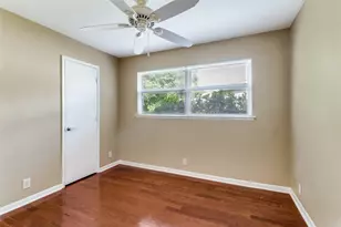 11353 Coral Hills Dr, Dallas, TX 75229 - Photo 9