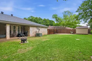 1705 Louella Ct, Hurst, TX 76054 - Photo 39