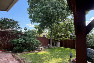 2762 Hillview Dr, Lewisville, TX 75067 - Photo 27