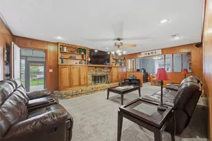 3912 Twilight Dr S, Benbrook, TX 76116 - Photo 5