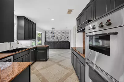 4915 Cross Creek Court, Arlington, TX 76017 - Photo 9