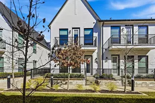129 Gdn Ct E, Arlington, TX 76013 - Photo 1