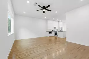 427 W 10th St, Dallas, TX 75208 - Photo 9