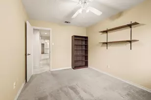 2211 Marvin Gardens St, Arlington, TX 76011 - Photo 31