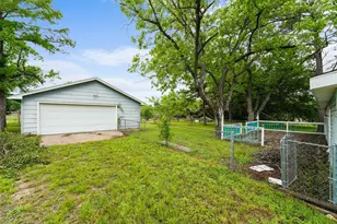 2300 Pecan Vly, Cleburne, TX 76031 - Photo 11