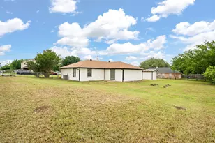 221 Lipscomb St, Cleburne, TX 76031 - Photo 27