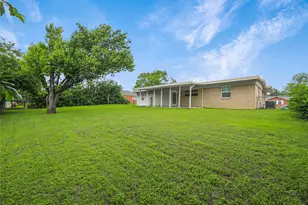8033 Pinewood Dr, Benbrook, TX 76116 - Photo 35